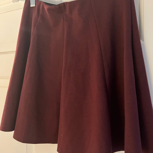 Cute marooon skirt! , great for putting together a cute outfit - Picture 2 of 2